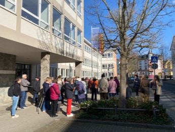 Spaziergang außergewöhnliche Hanauer Frauen und Märchen